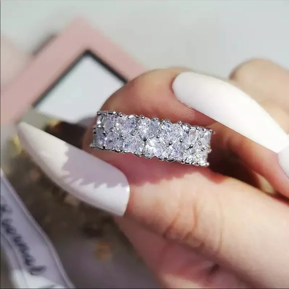 New Luxury 925 Silver Beautiful Hearts Sapphire Eternity Band Ring - Picture 2 of 2